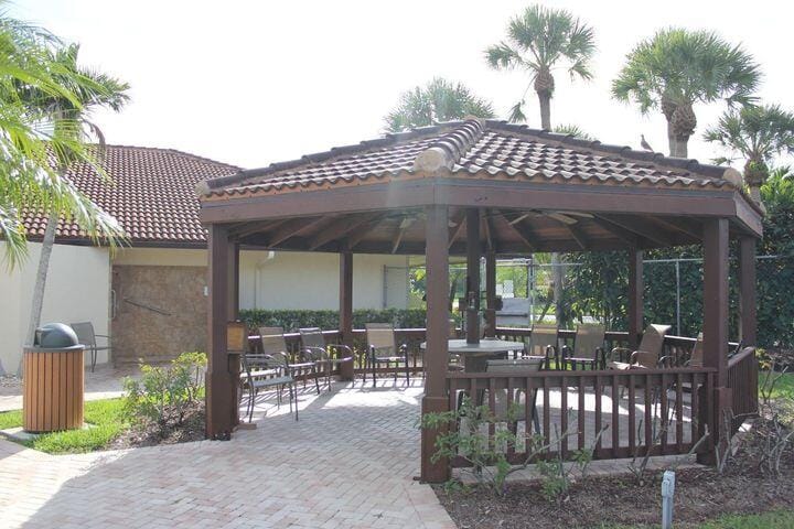 510 SW South River Drive 204, Stuart, FL 34997 photo 25