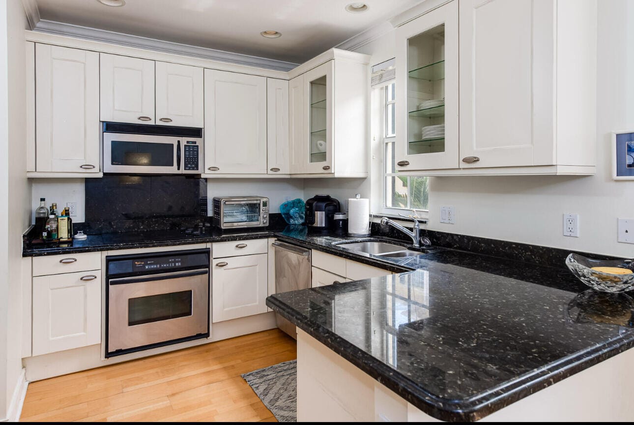 338 Tuxedo Lane — photo 3