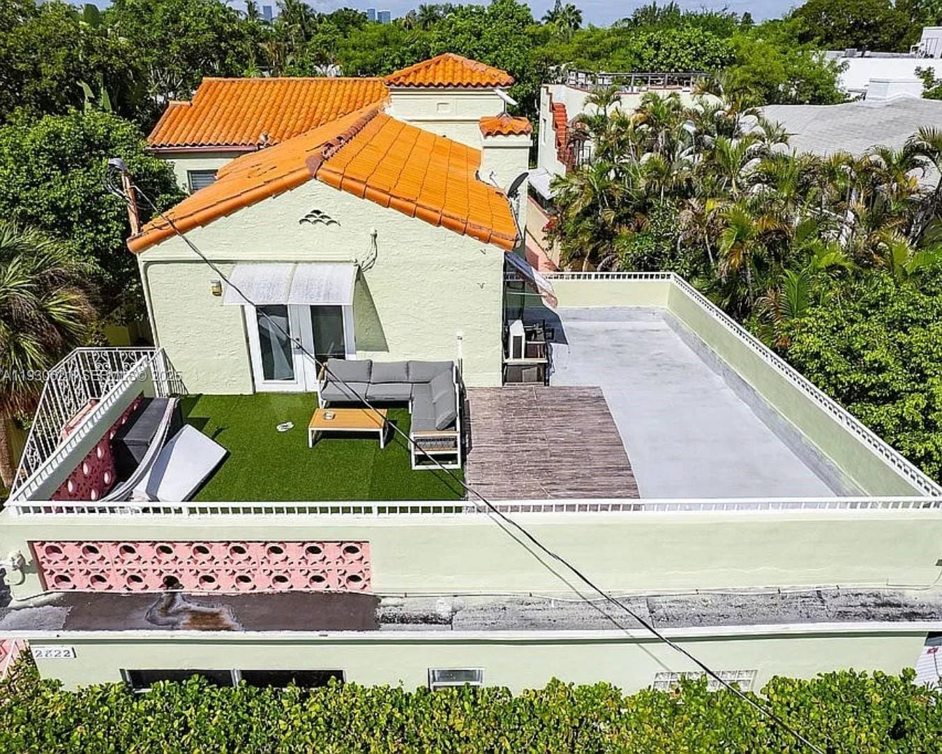 2822 Pine Tree Drive, Miami Beach, FL 33140 photo 4