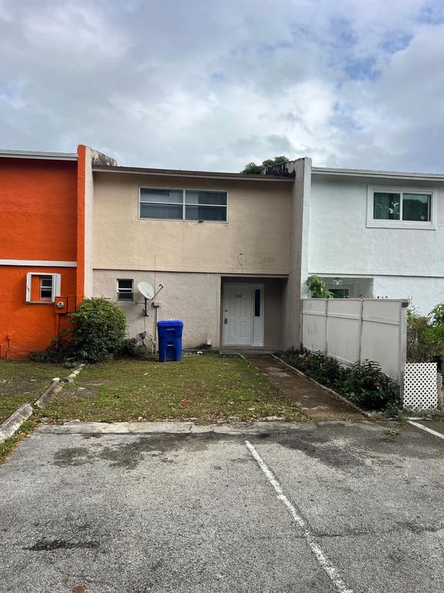 950 SW 74th Avenue 950, North Lauderdale, FL 33068