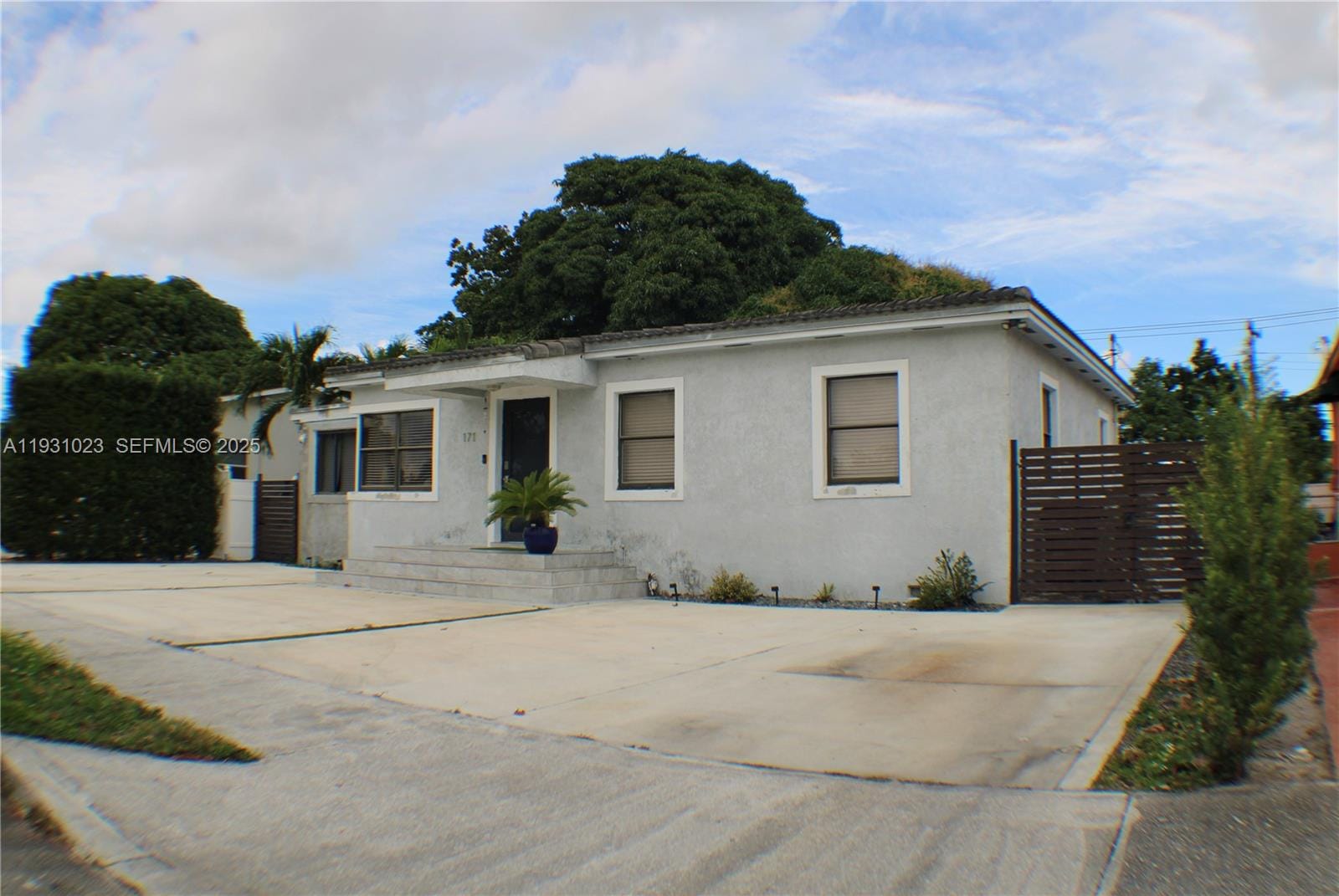 171 E 56th Street, Hialeah, FL 33013
