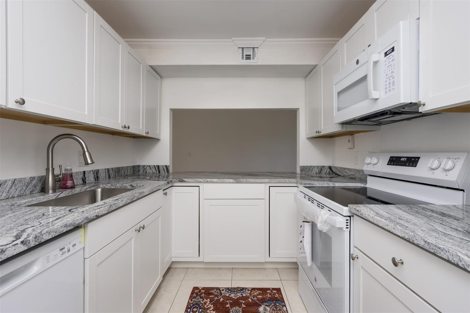 9410 Live Oak Place 203 — photo 12
