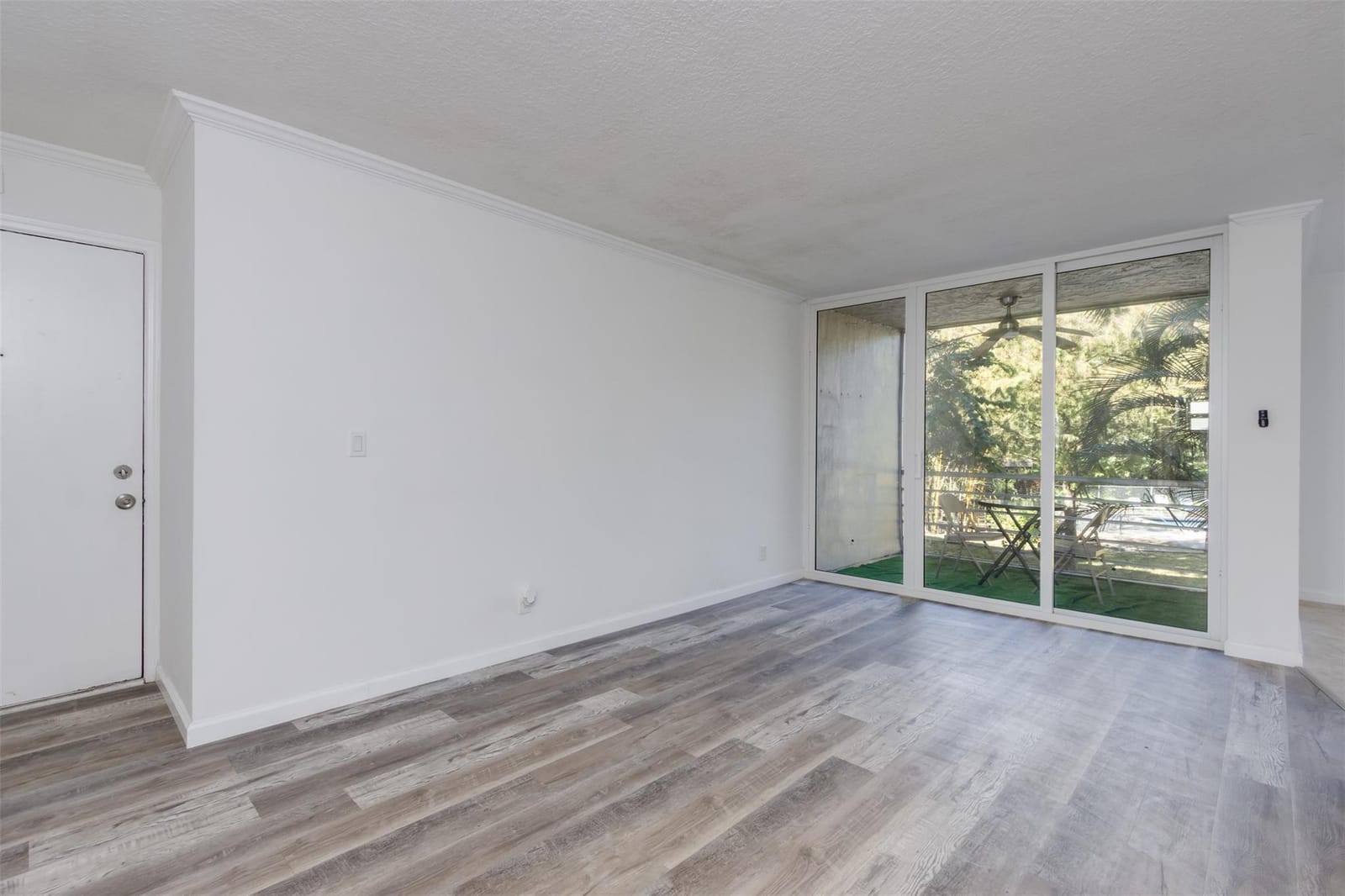 9410 Live Oak Place 203 — photo 5