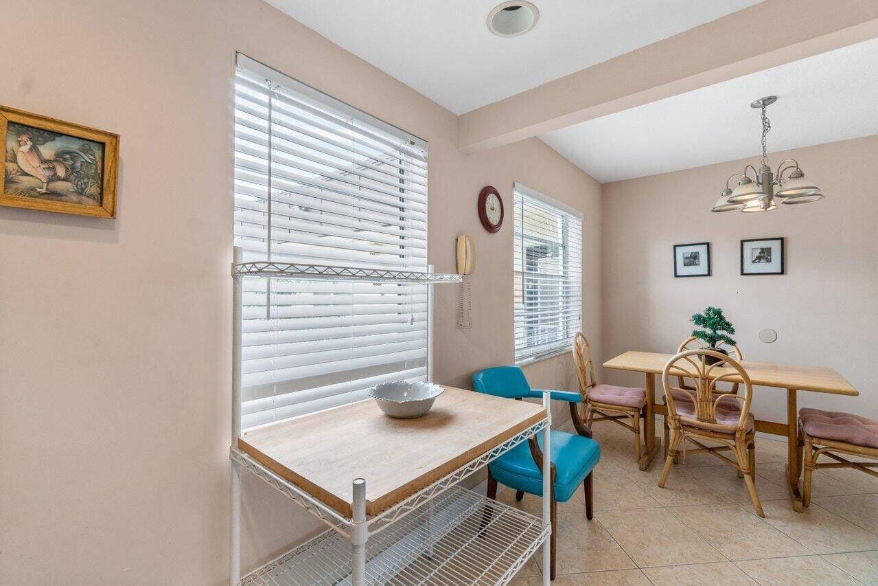 715 Normandy O — photo 10