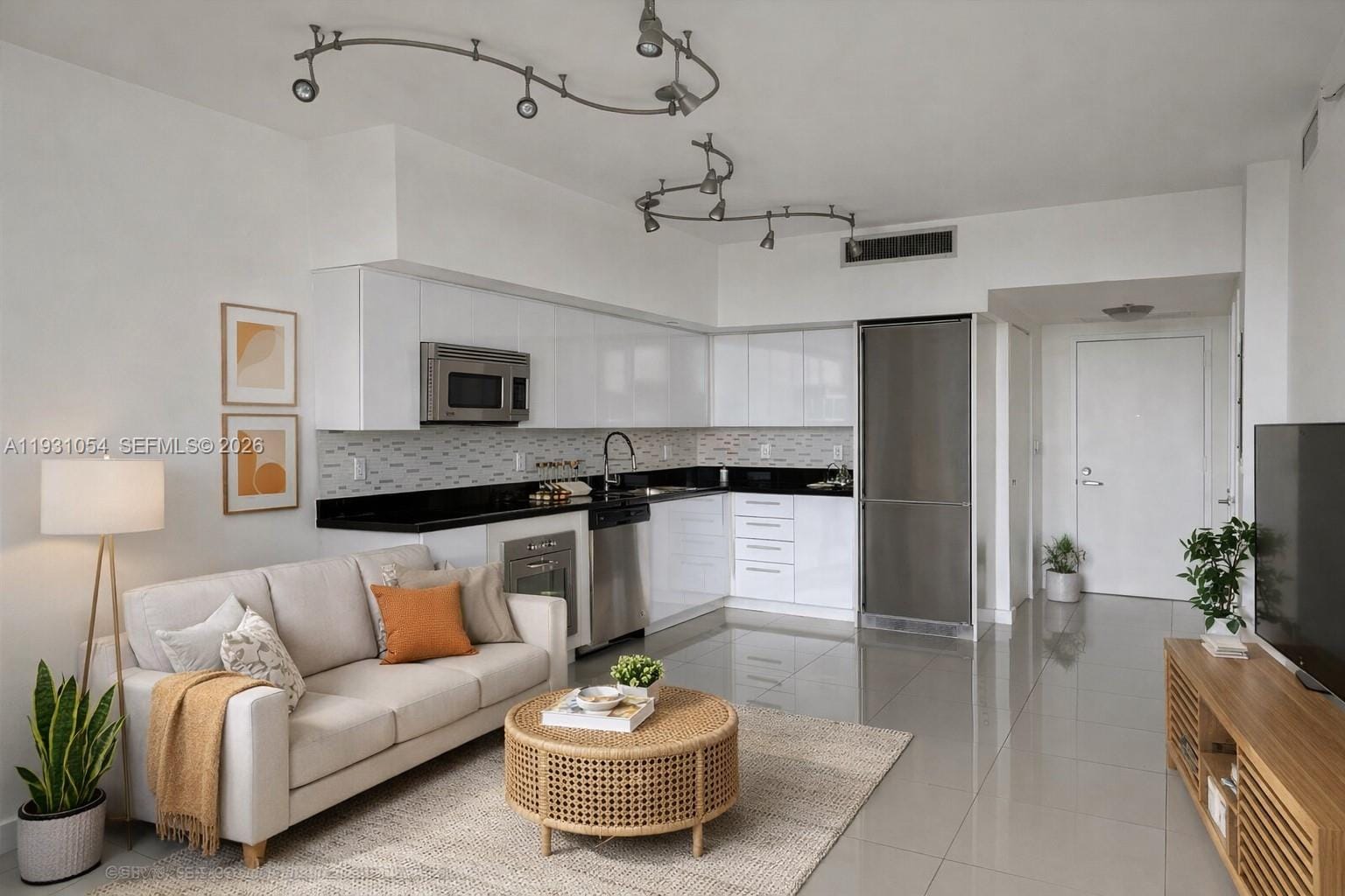 92 SW 3rd Street 1408, Miami, FL 33130 photo 2