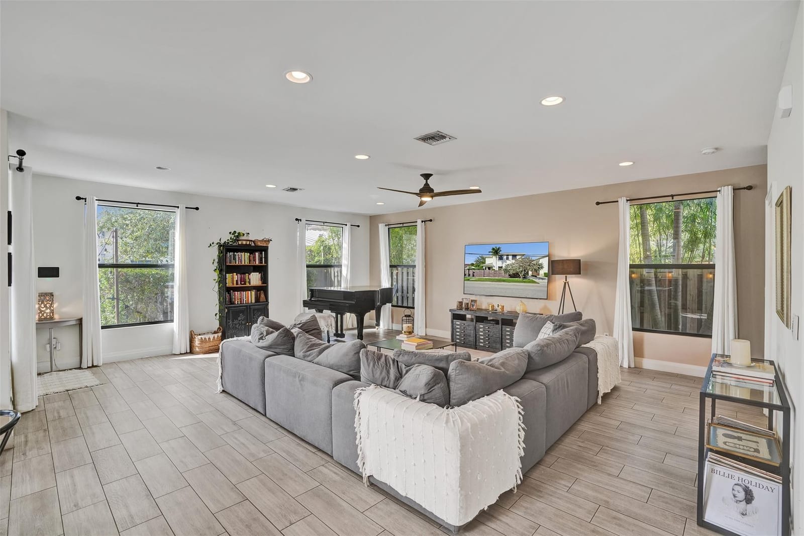 233 NE 11th Street 233, Fort Lauderdale, FL 33304 photo 9