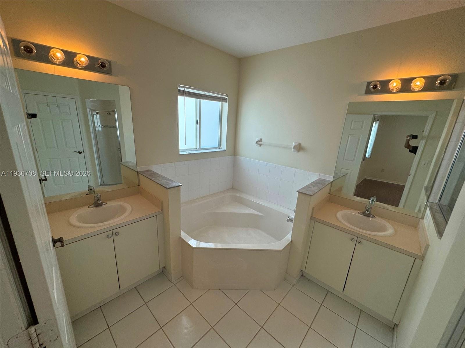 2452 SE 19th Court — photo 6