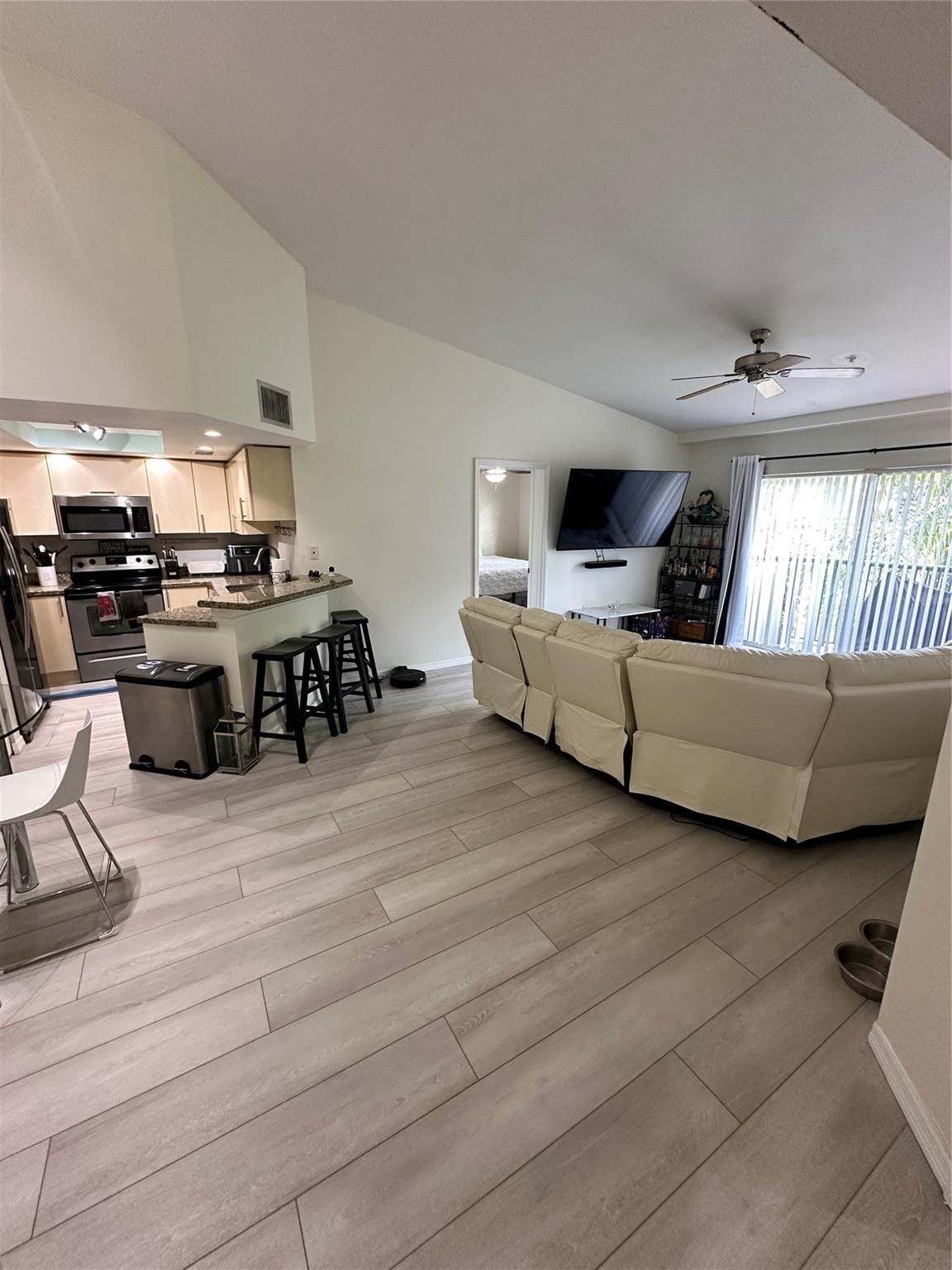 2131 SE 10th Avenue 1120 — photo 3
