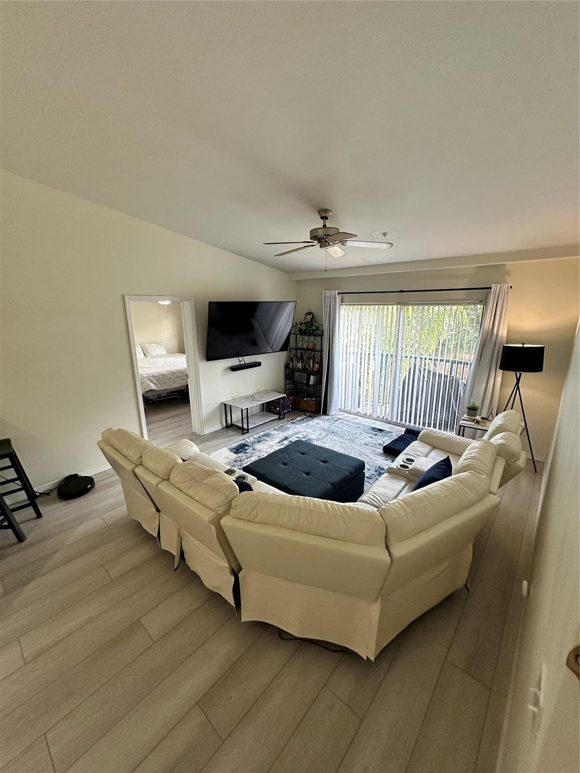 2131 SE 10th Avenue 1120 — photo 4