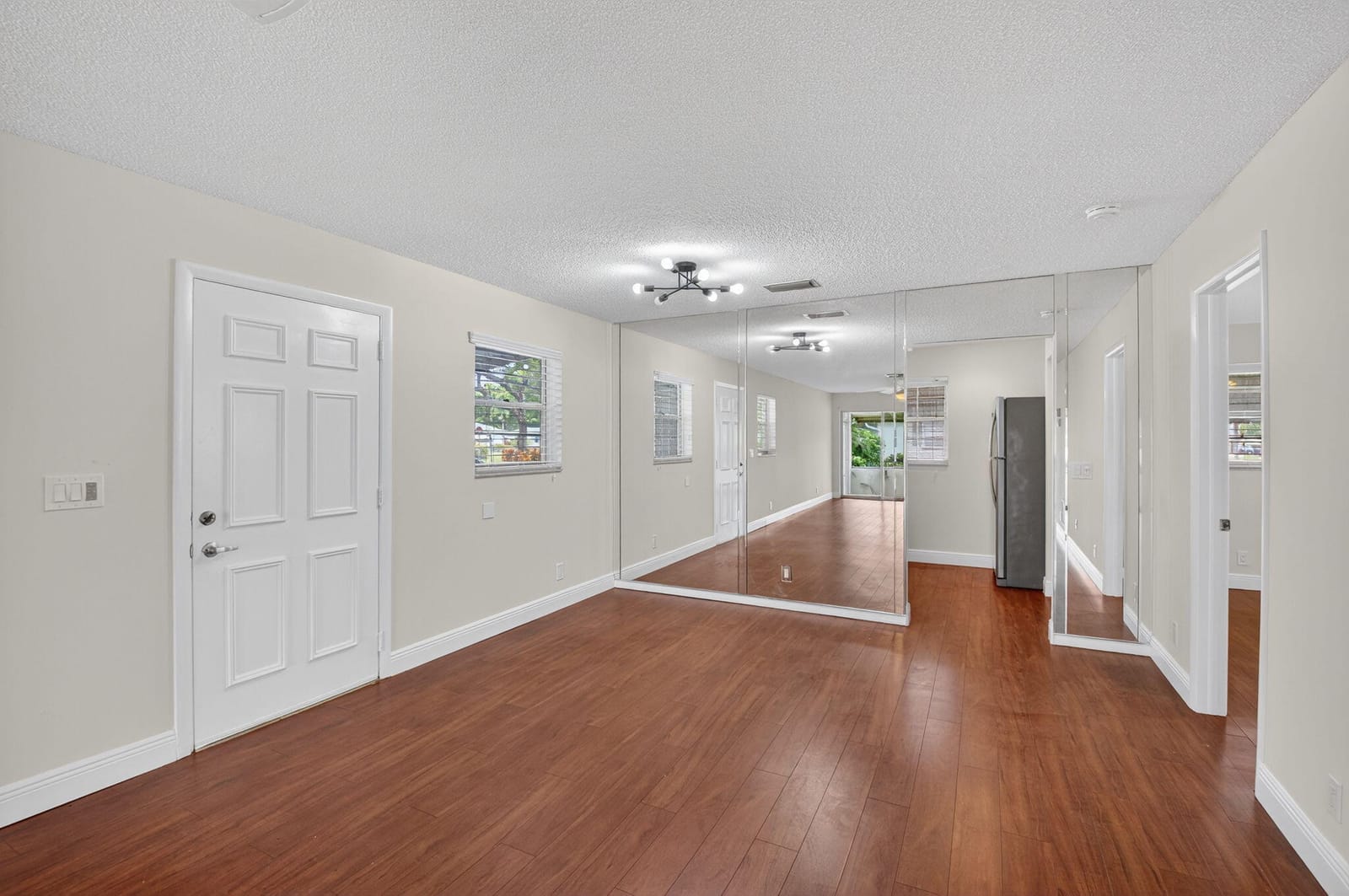 801 Meadowlark Lane — photo 8