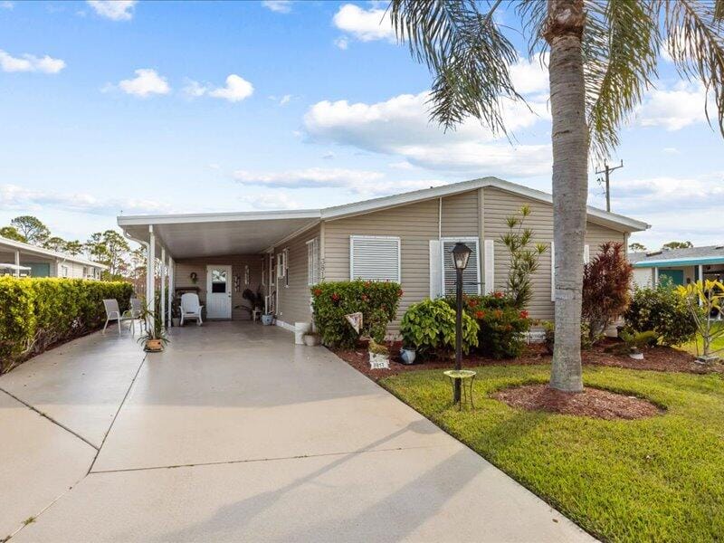3817 Sleepy Hollow Lane, Port St. Lucie, FL 34952