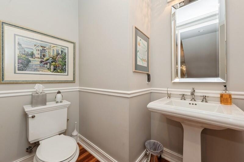 310 E Mallory Circle — photo 7