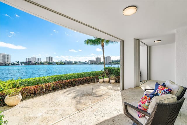 450 SE 5th Avenue 102N, sold in Mizner Grand, Boca Raton, FL