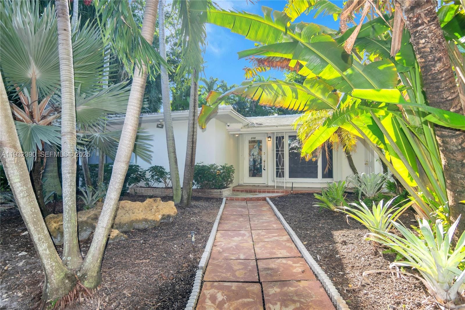 205 NE 16th Terrace, Fort Lauderdale, FL 33301 photo 2