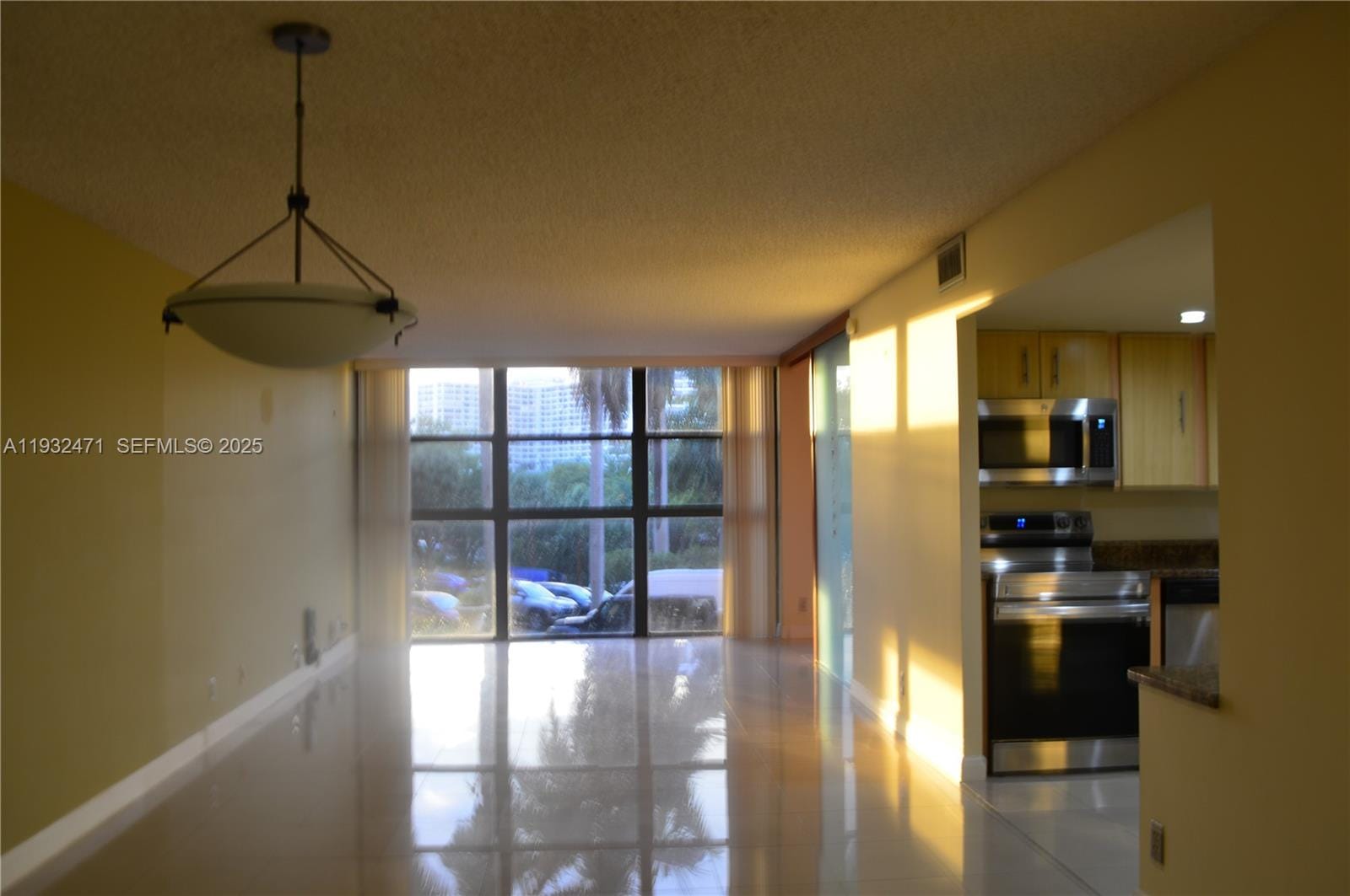 200 Leslie Drive 303 — photo 7
