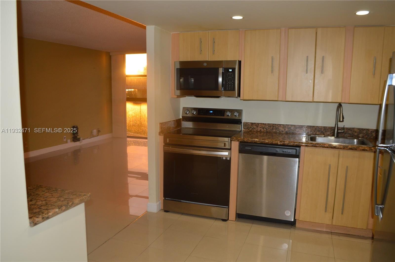 200 Leslie Drive 303 — photo 10