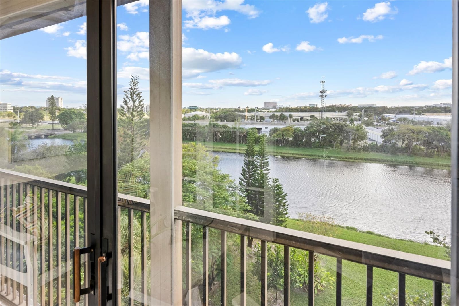 2202 S Cypress Bend Drive 606, Pompano Beach, FL 33069 photo 23