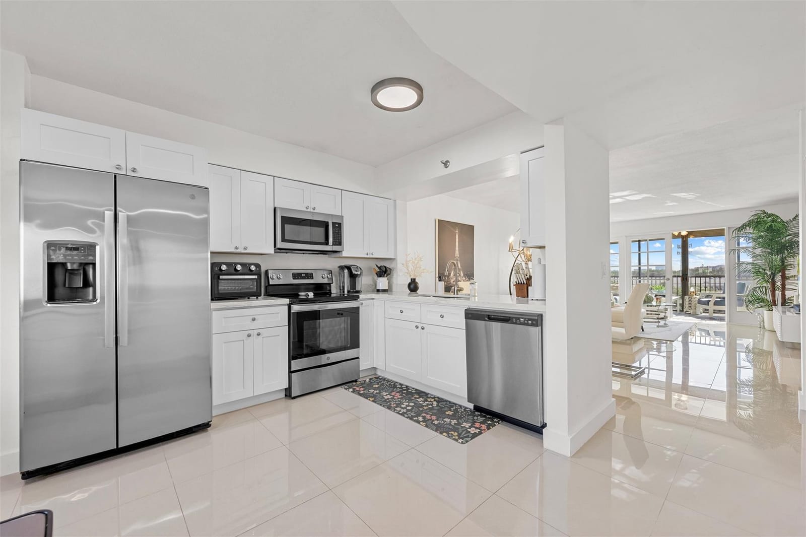 2202 S Cypress Bend Drive 606 — photo 10