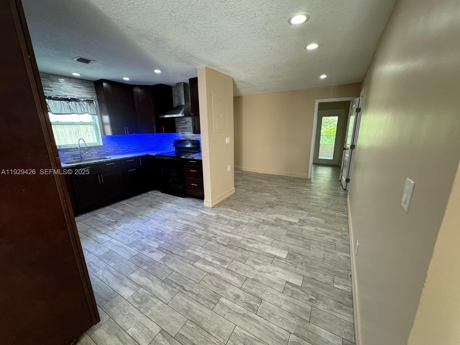 7915 SW 7th Place, North Lauderdale, FL 33068 photo 3