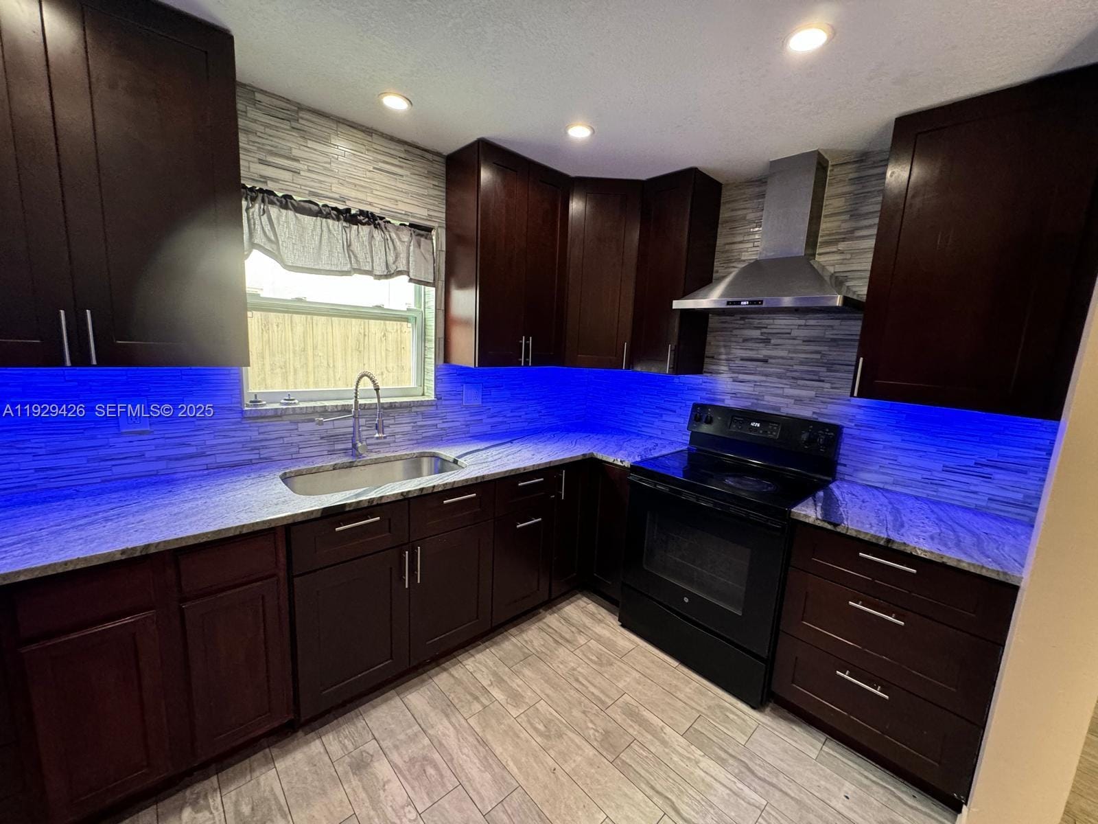 7915 SW 7th Place, North Lauderdale, FL 33068 photo 6