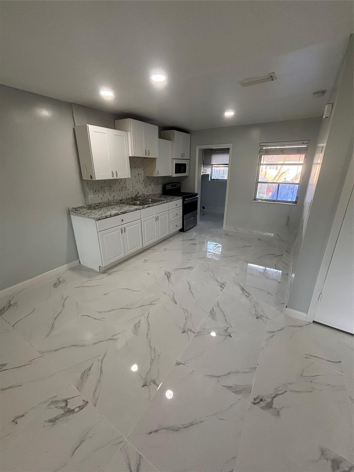 268 NE 41st Street, Oakland Park, FL 33334, Oakland Park