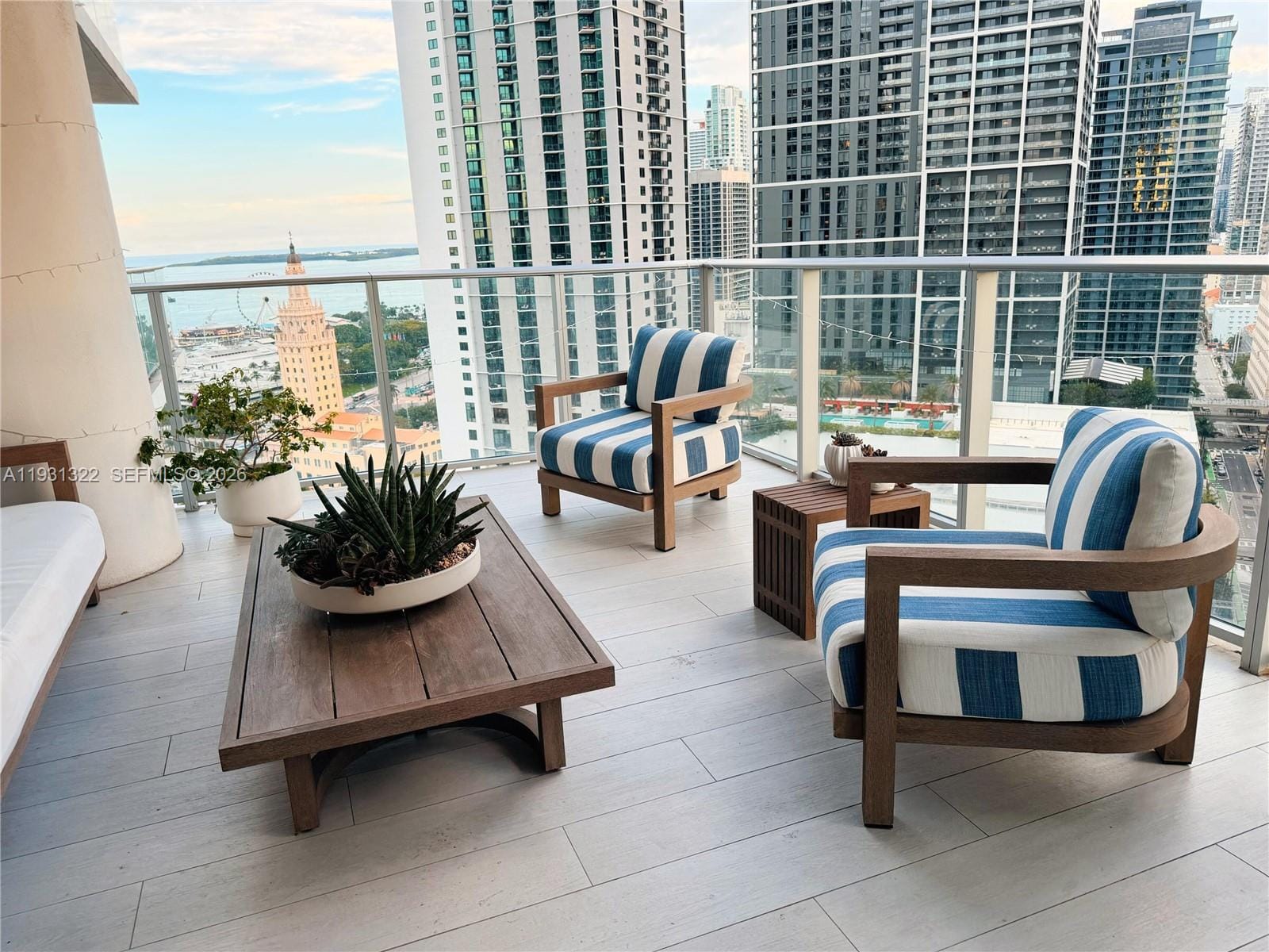 851 NE 1st Avenue 2212, Miami, FL 33132 photo 18