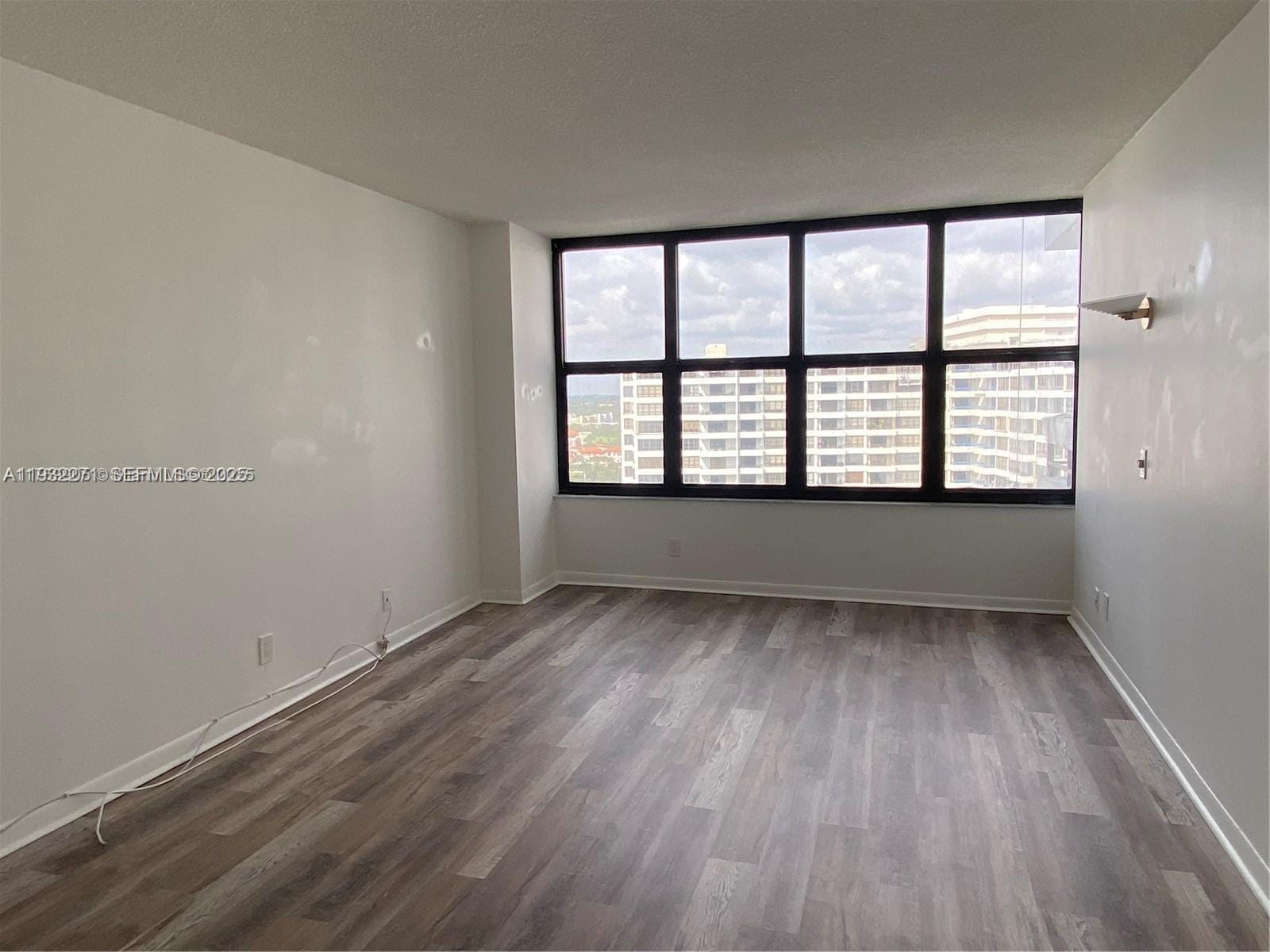 2500 Parkview Drive 1920 — photo 12