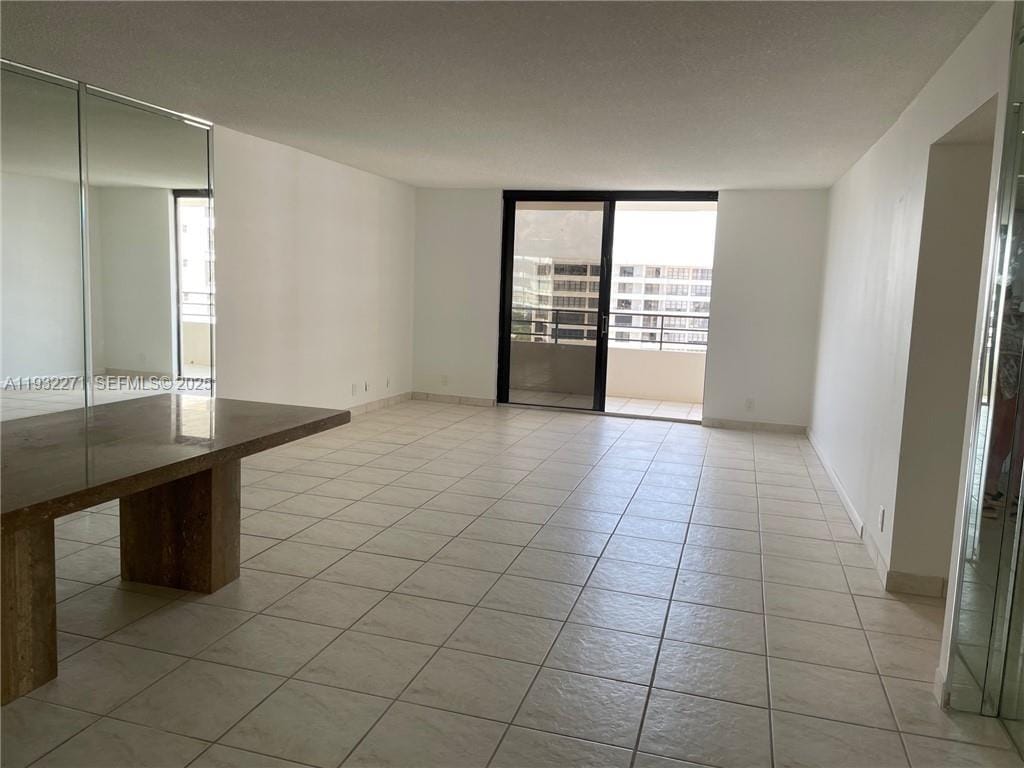 2500 Parkview Drive 1920 — photo 4