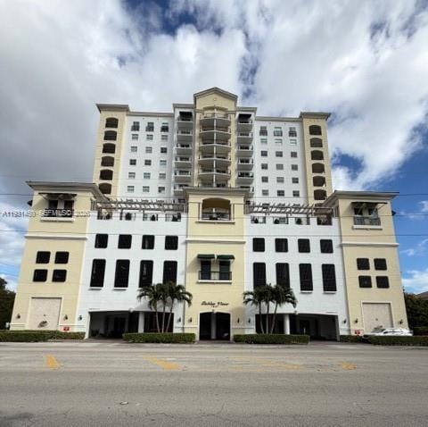 1627 SW 37th Avenue 406, Miami, FL 33145