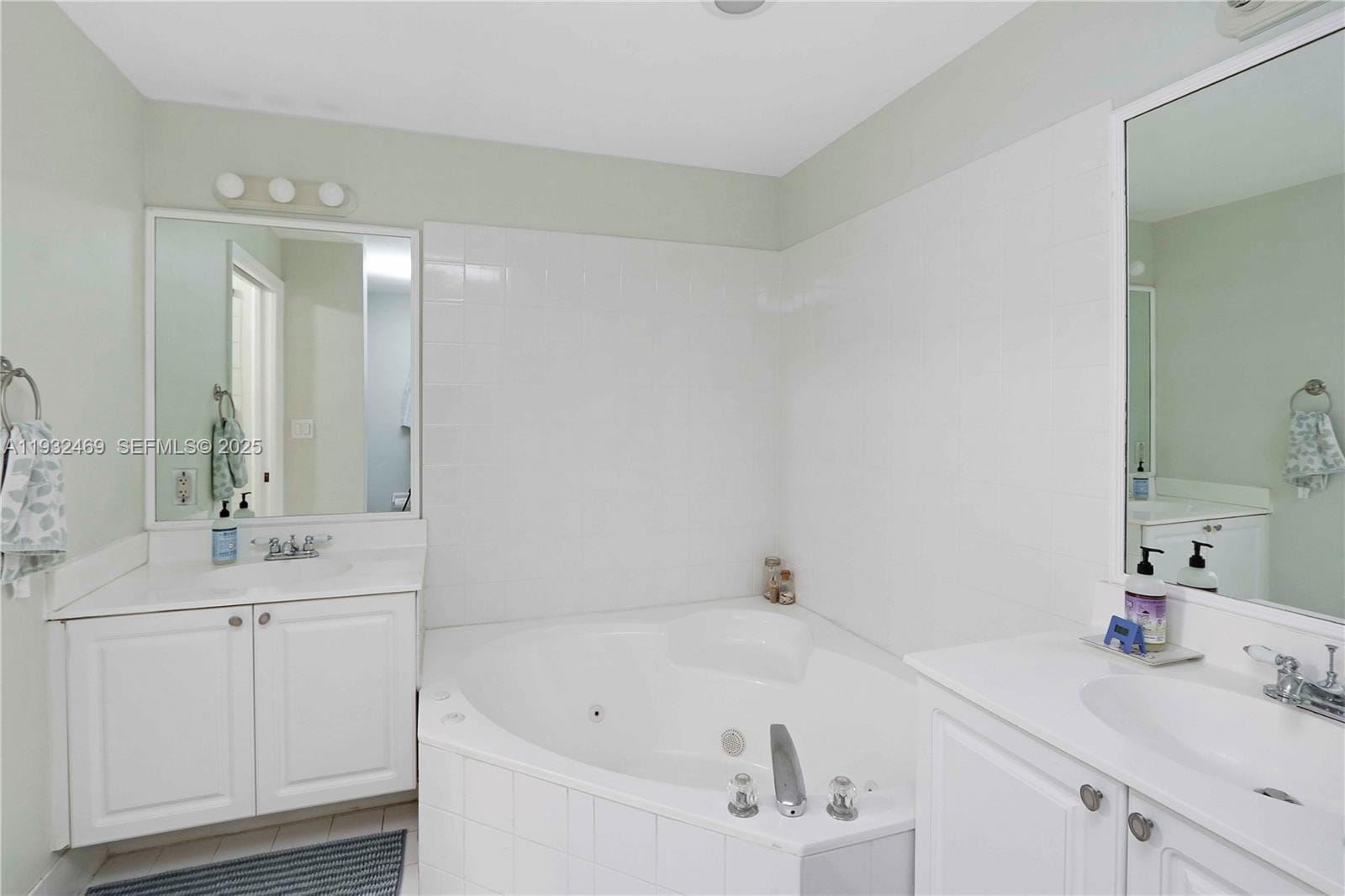 9805 NW 52nd Street 102, Doral, FL 33178 photo 20