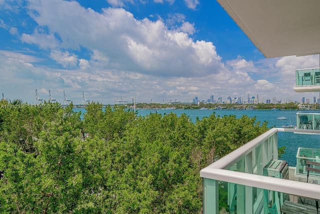 1000 West Avenue 327, Miami Beach, FL 33139