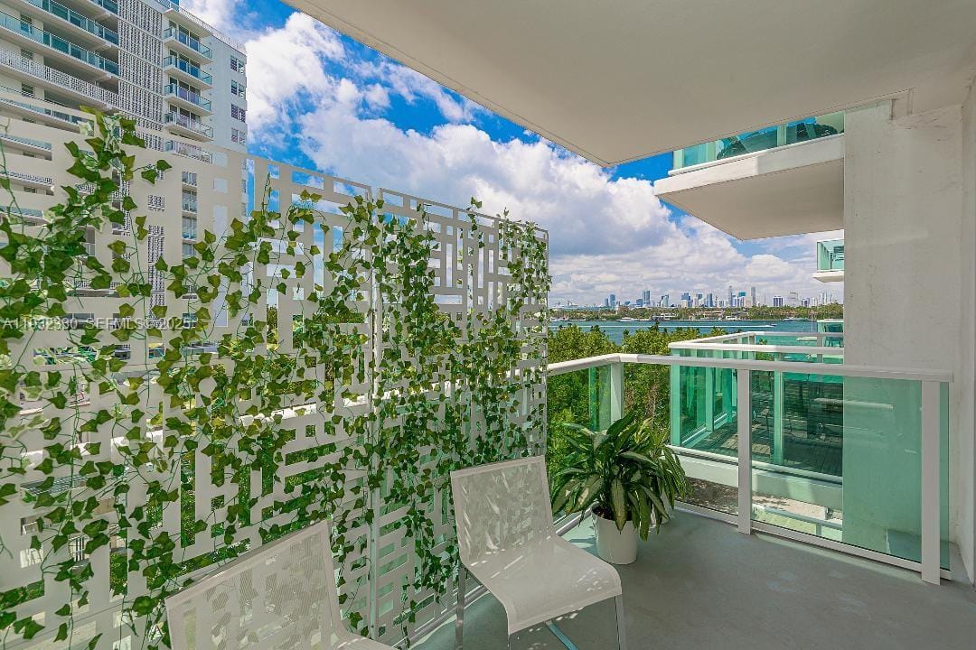1000 West Avenue 327, Miami Beach, FL 33139 photo 5