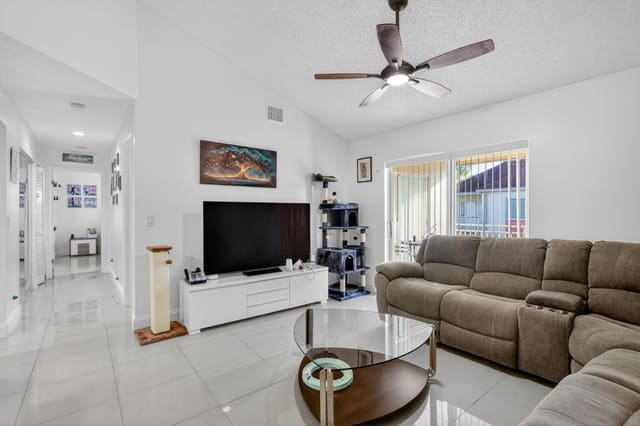 18840 NW 57th Avenue 302, sold in Villa Rustica I Condo, Hialeah, FL