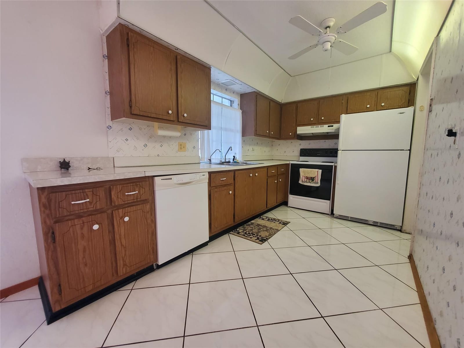 7003 NW 94th Terrace — photo 9