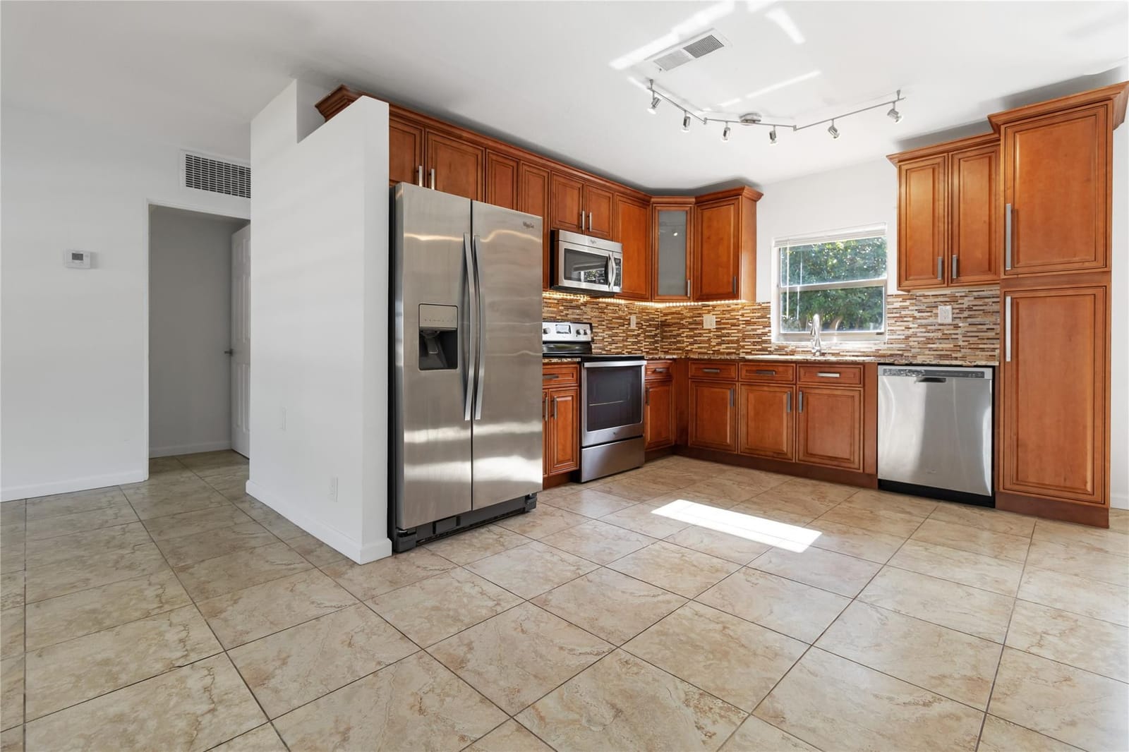 500 NE 61st Court — photo 11