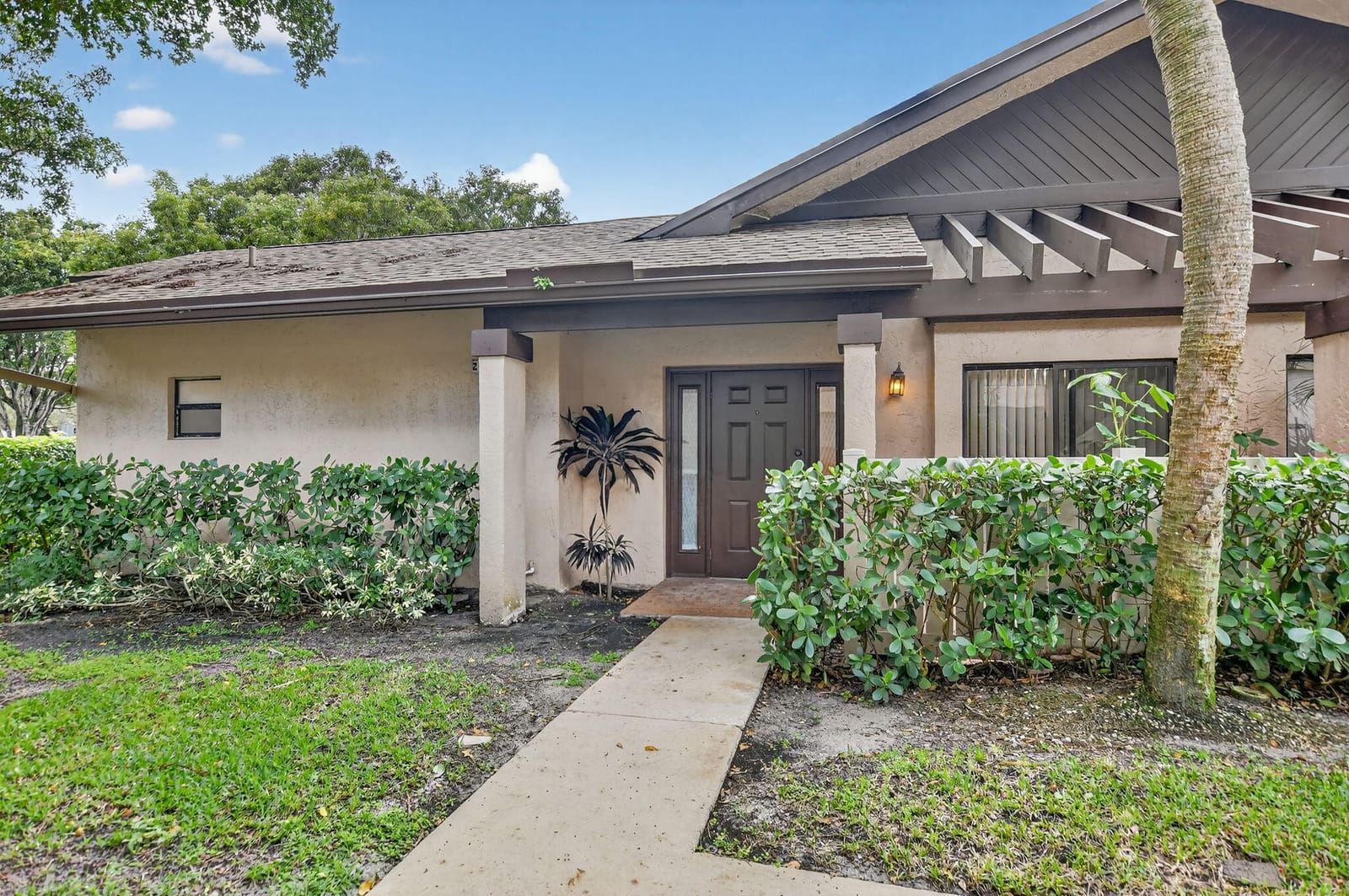 2720 Carambola Circle N 17104, Coconut Creek, FL 33066