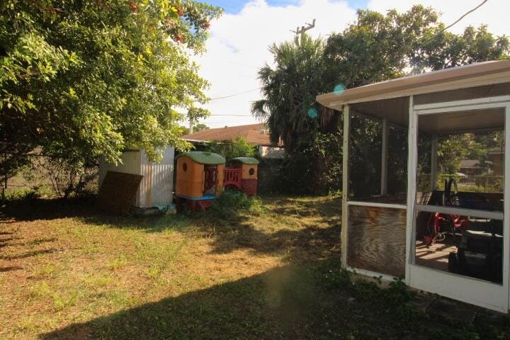 5702 Briarwood Street, Mangonia Park, FL 33407 photo 10