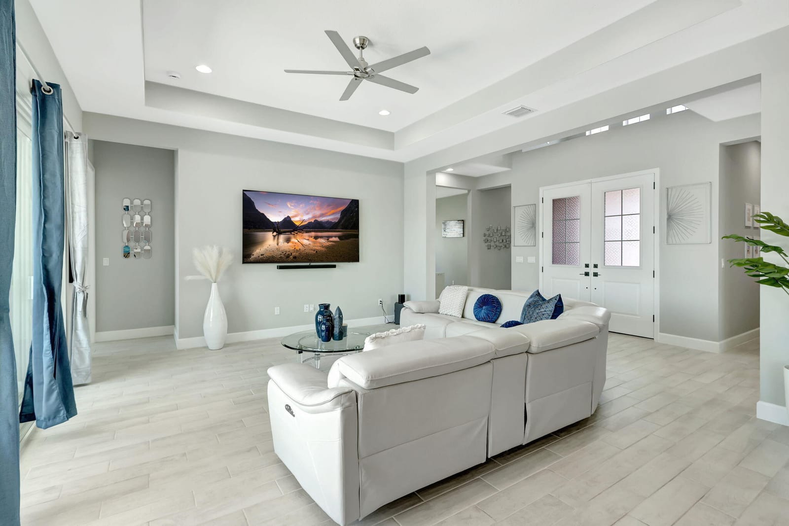 4964 Liberty Lane — photo 3