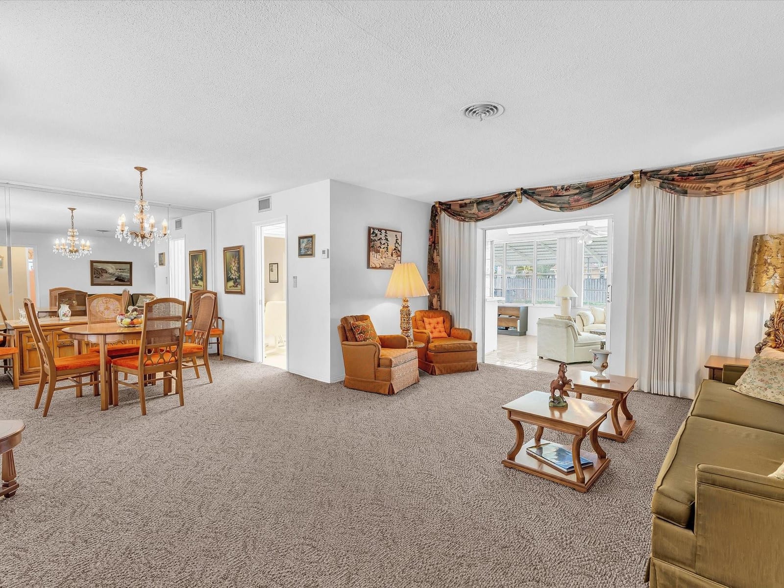 407 S Highland Drive — photo 3