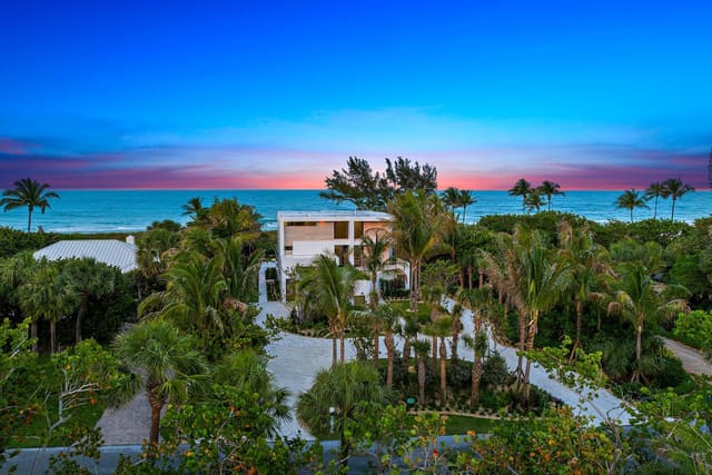 75 N Beach Road, sold in Bon Air Beach, Jupiter Island, FL
