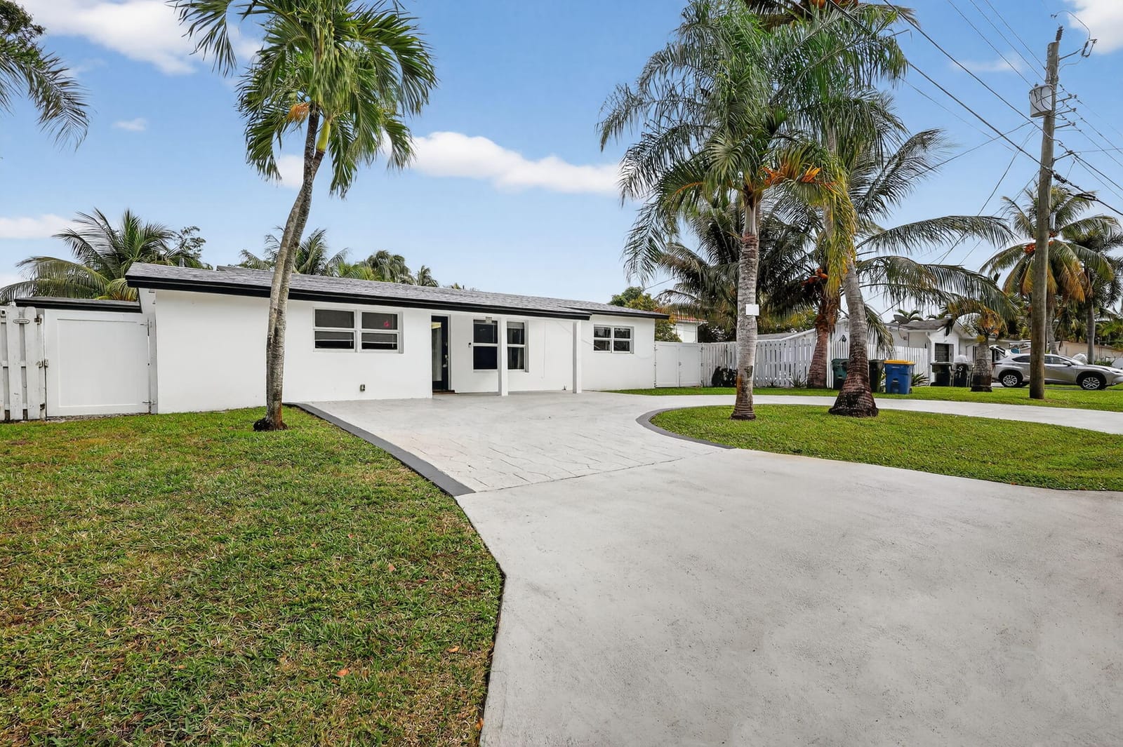 4540 SW 28th Terrace — photo 3