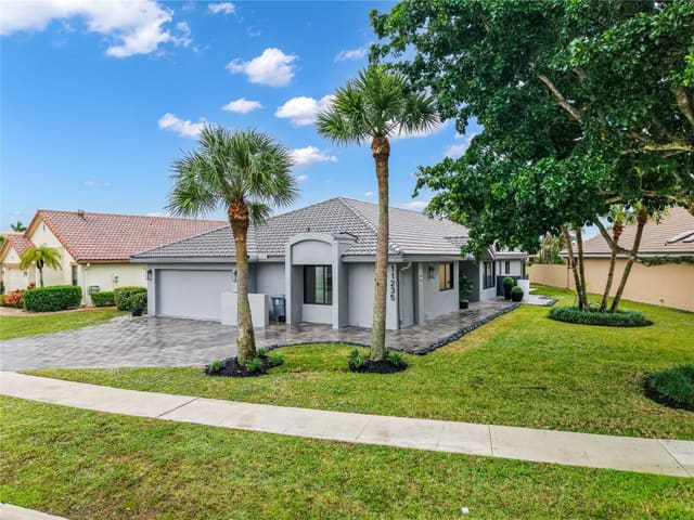 11235 Clover Leaf Circle, Boca Raton, FL 33428