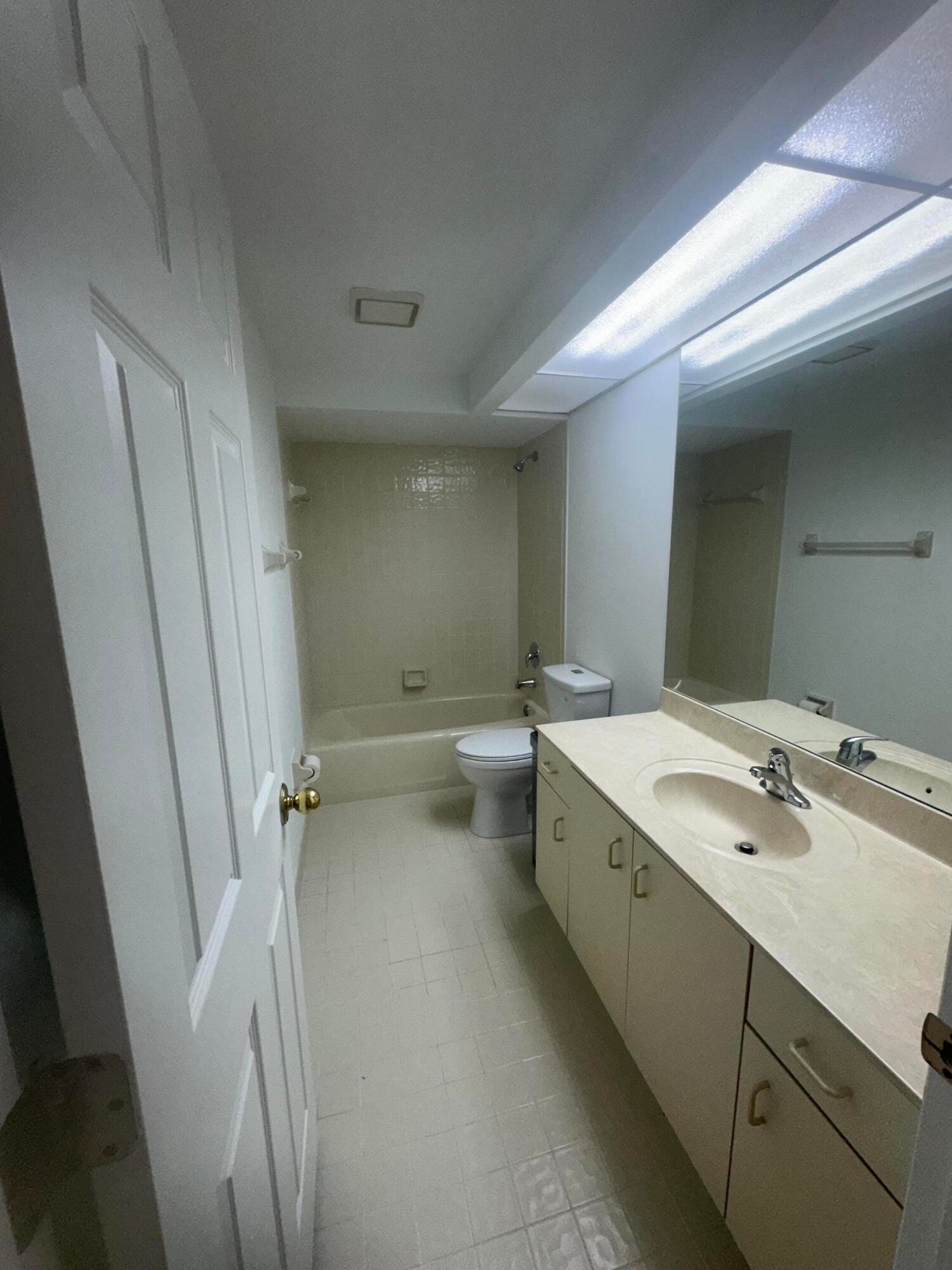 5270 SE Seascape Way 102, Stuart, FL 34997 photo 16