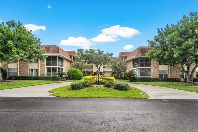 5510 Tamberlane Circle 243, Palm Beach Gardens, FL 33418