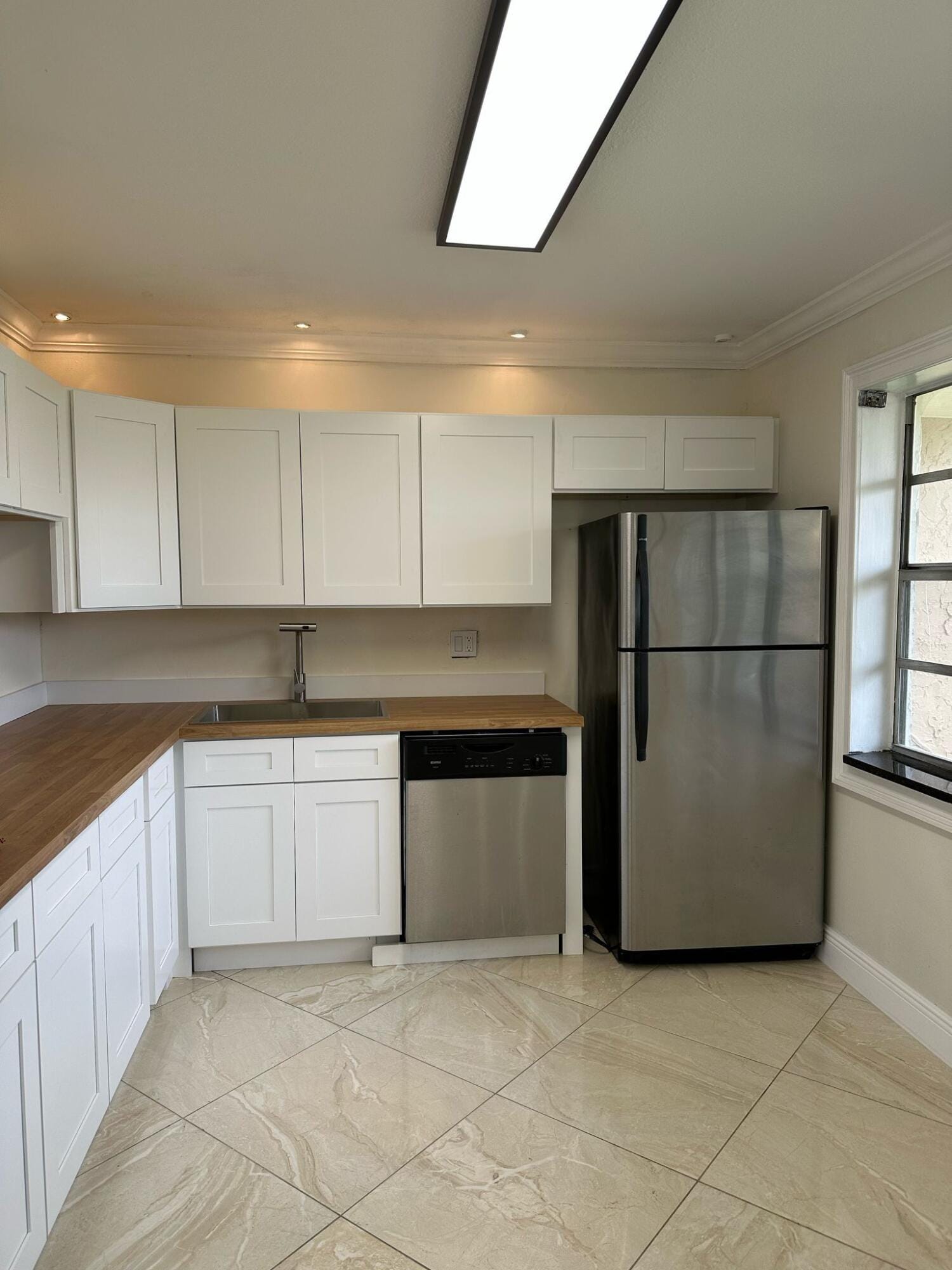 142 Lake Anne Drive, West Palm Beach, FL 33411 photo 2