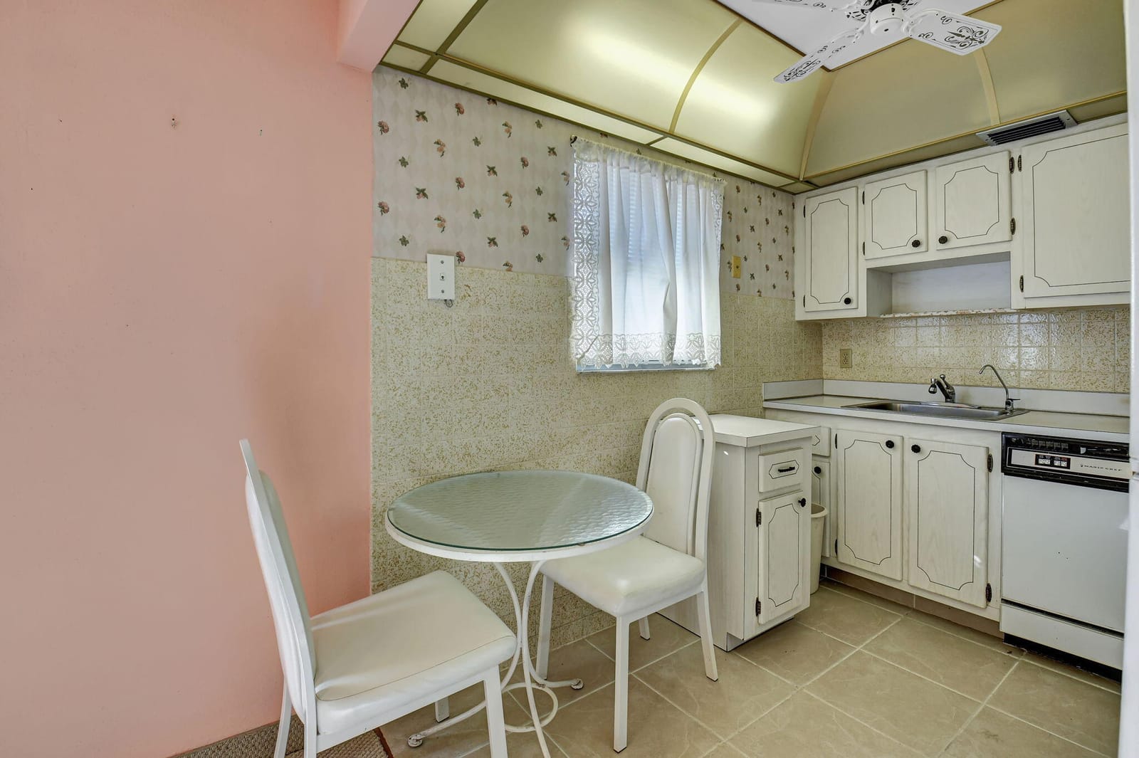 325 Saxony G — photo 12
