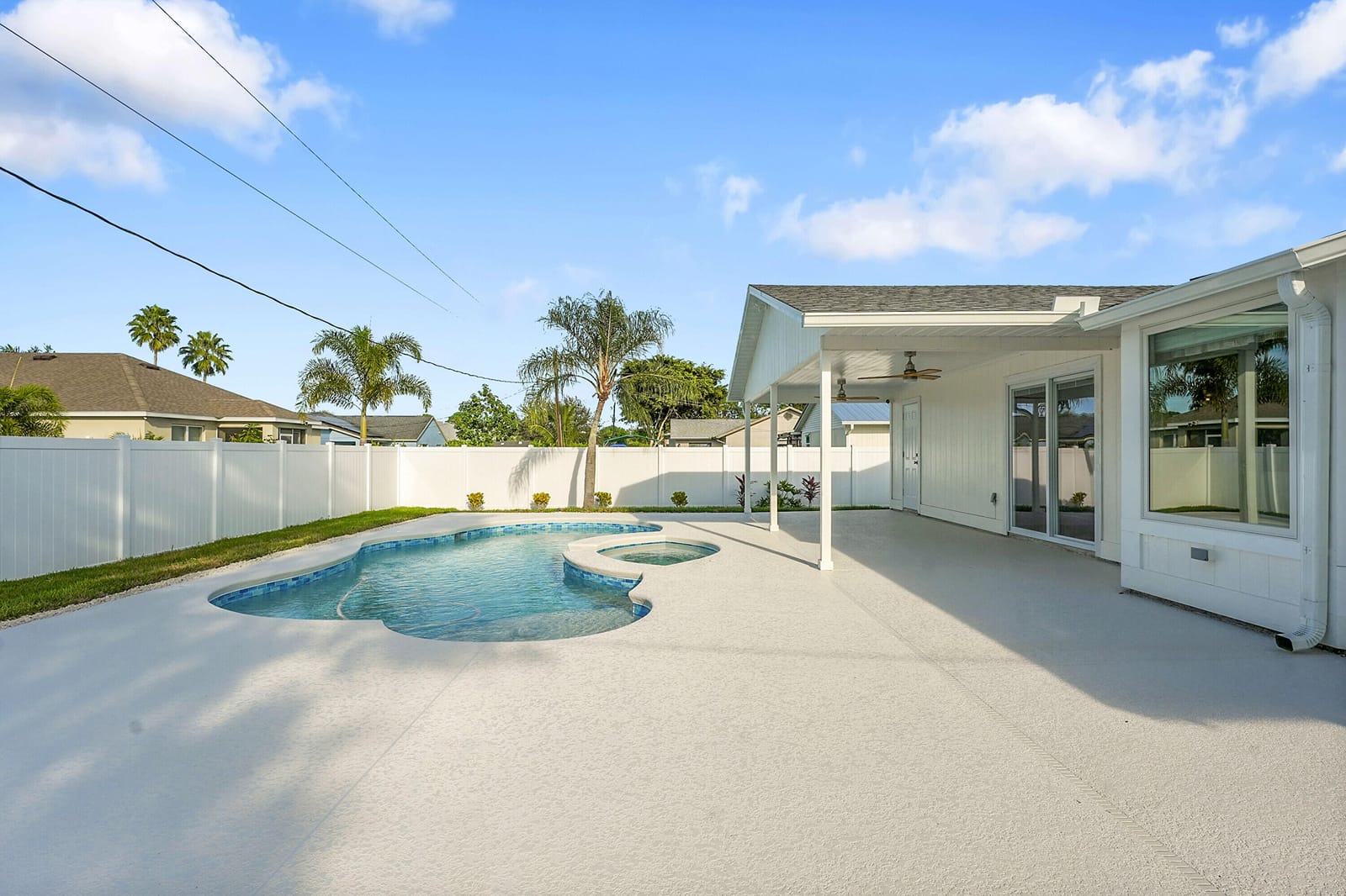 273 SW Nativity Ter Terrace — photo 3