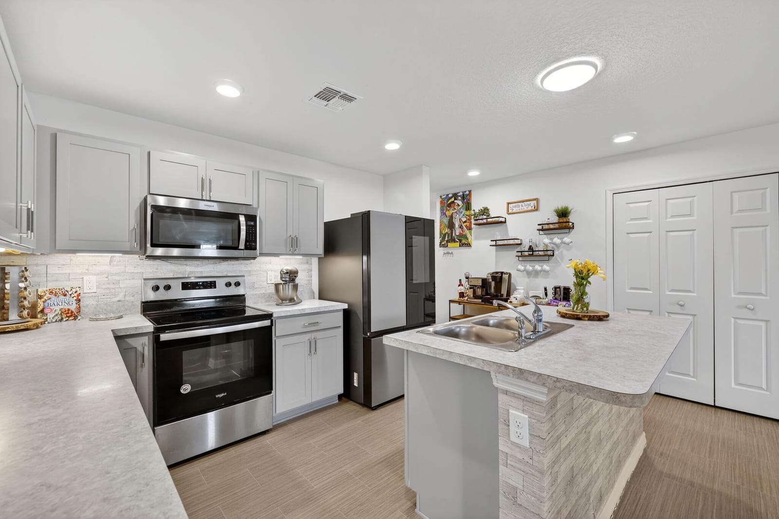 644 SW Hoffenberg Avenue — photo 12