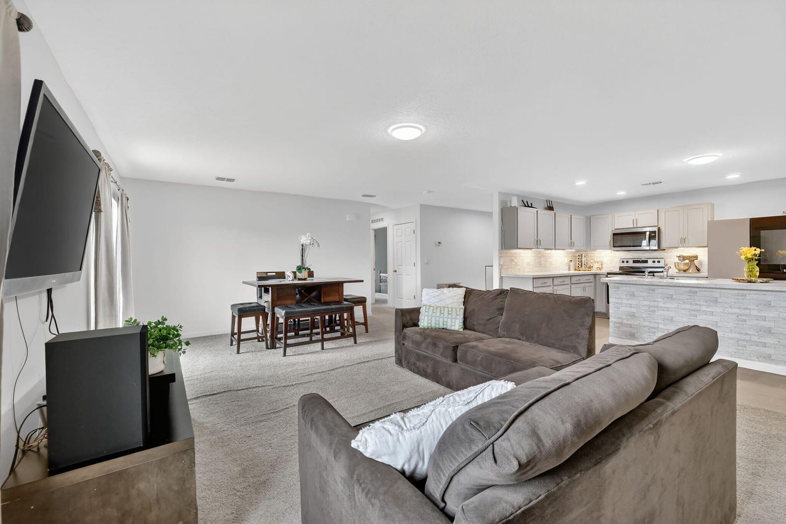 644 SW Hoffenberg Avenue — photo 8