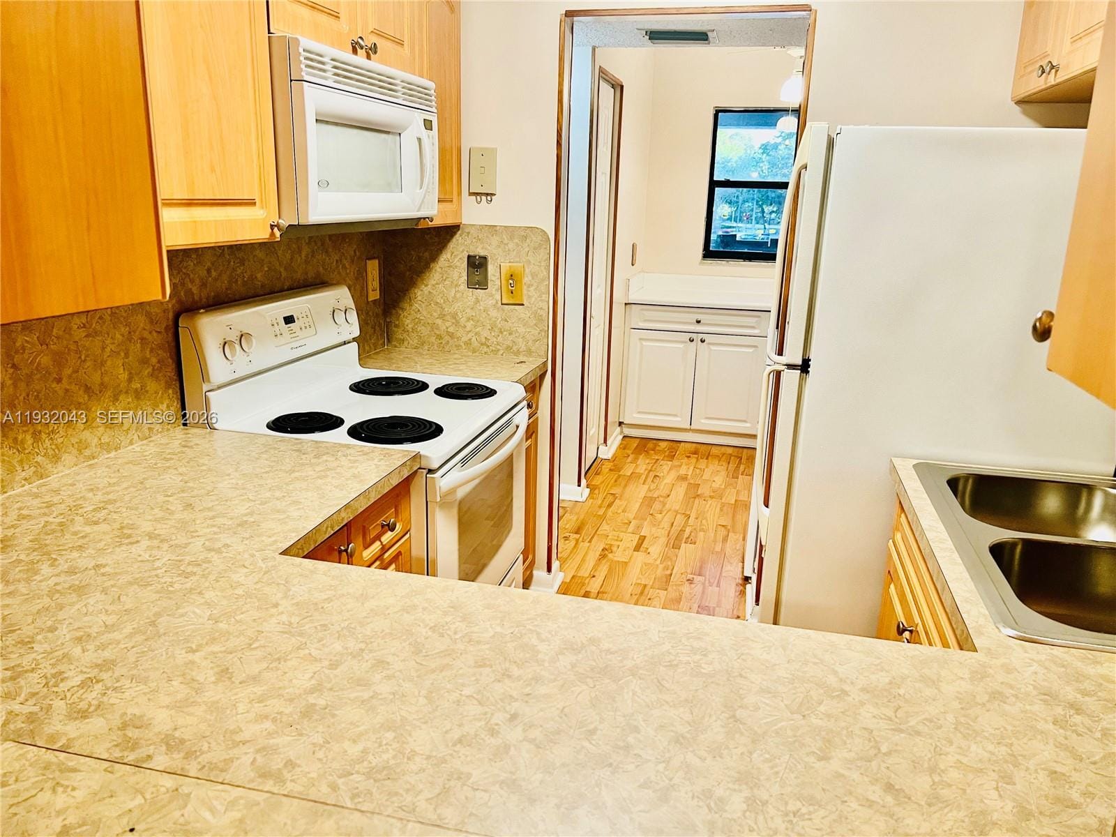 1021 Mockingbird Lane 215, Plantation, FL 33324 photo 13